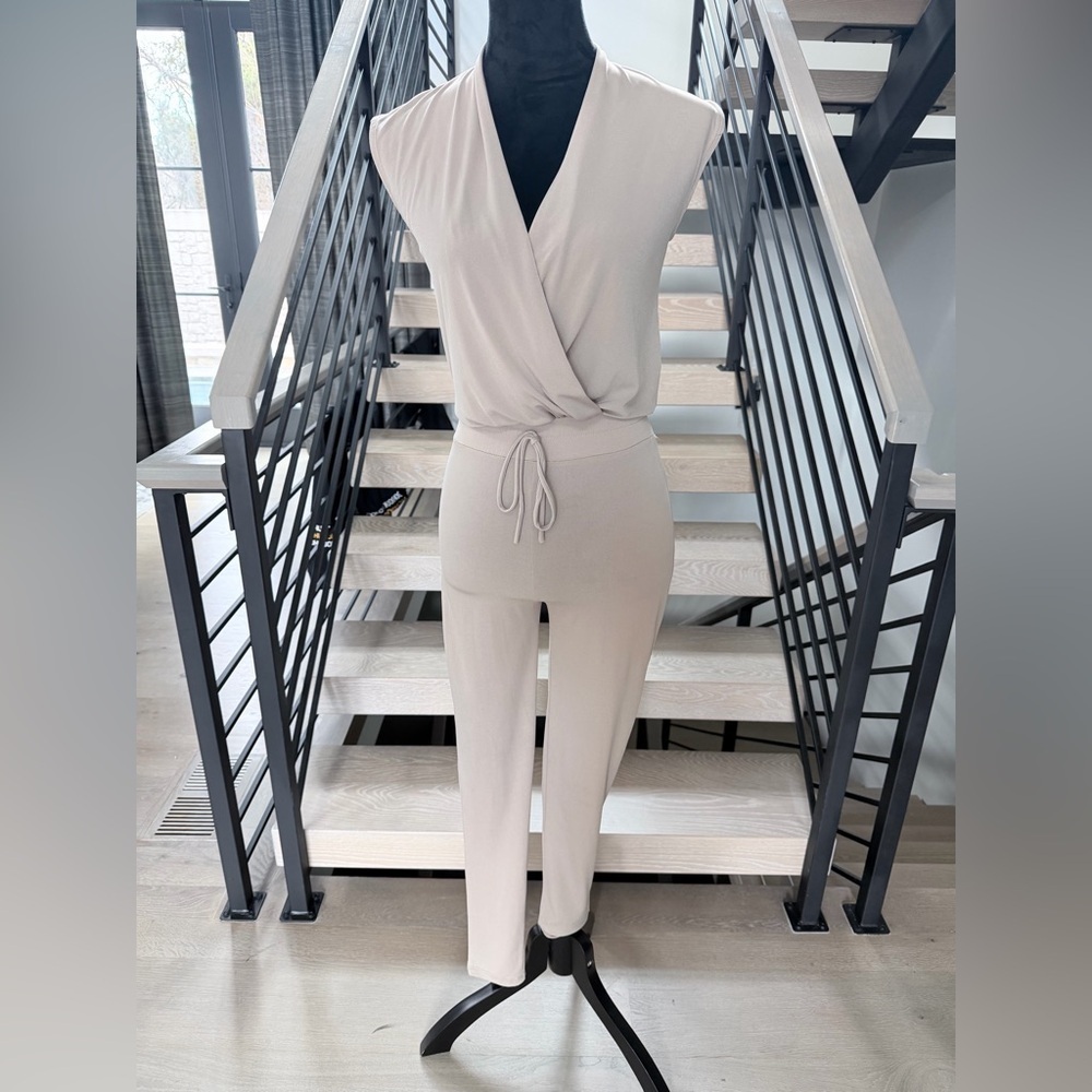 New Chic Cream Sleeveless Jumpsuit size XS